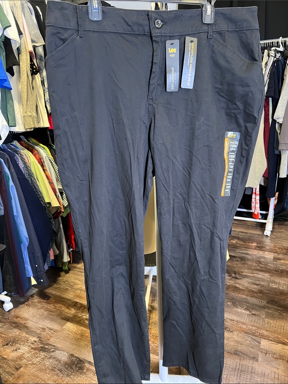 Lee women’s Straight Chino Pants in Black